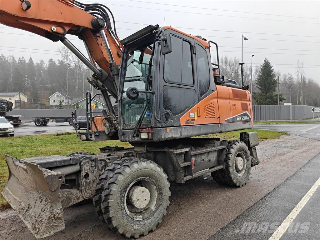 Doosan DX 210 W-7 Kolová rýpadla