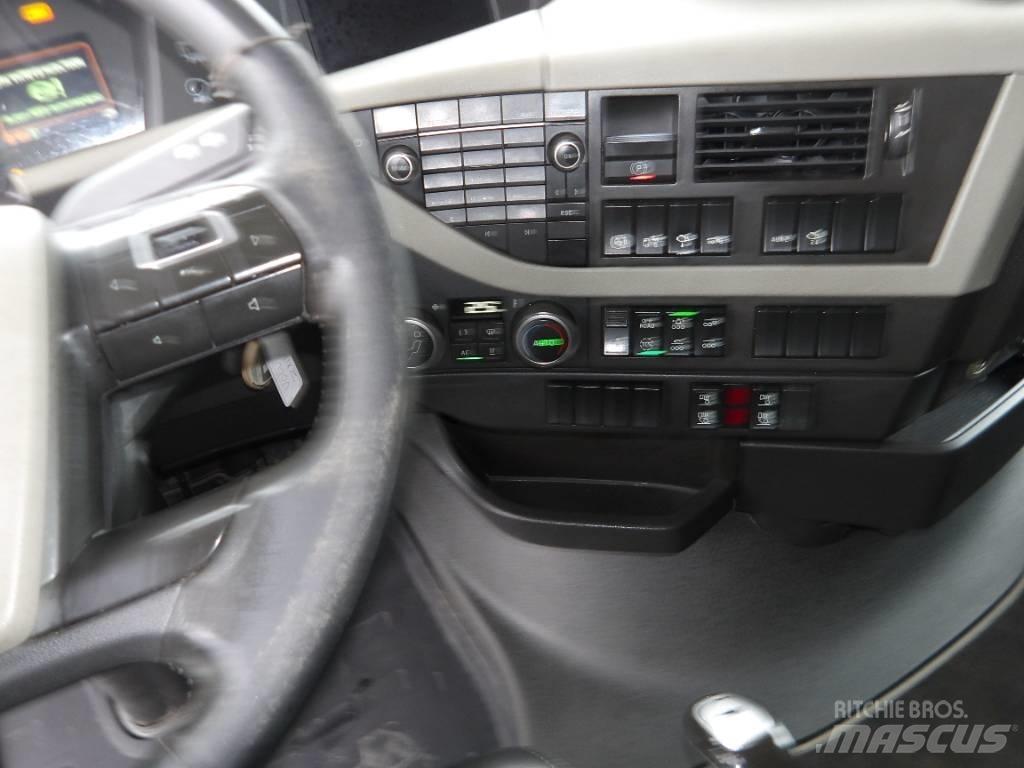 Volvo FH 540 8x4 Hákový nosič kontejnerů