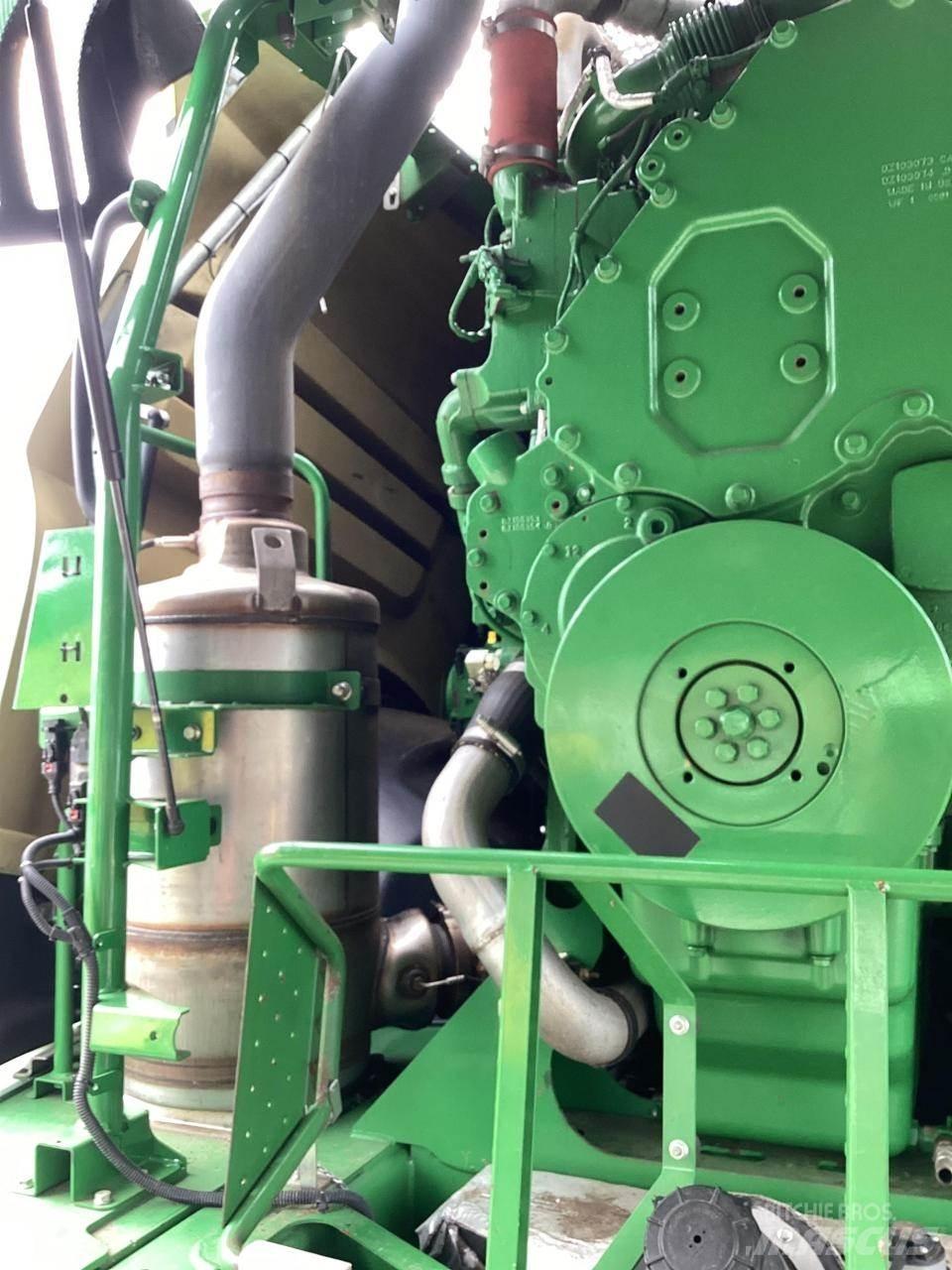 John Deere 8300 Samojízdné sekačky