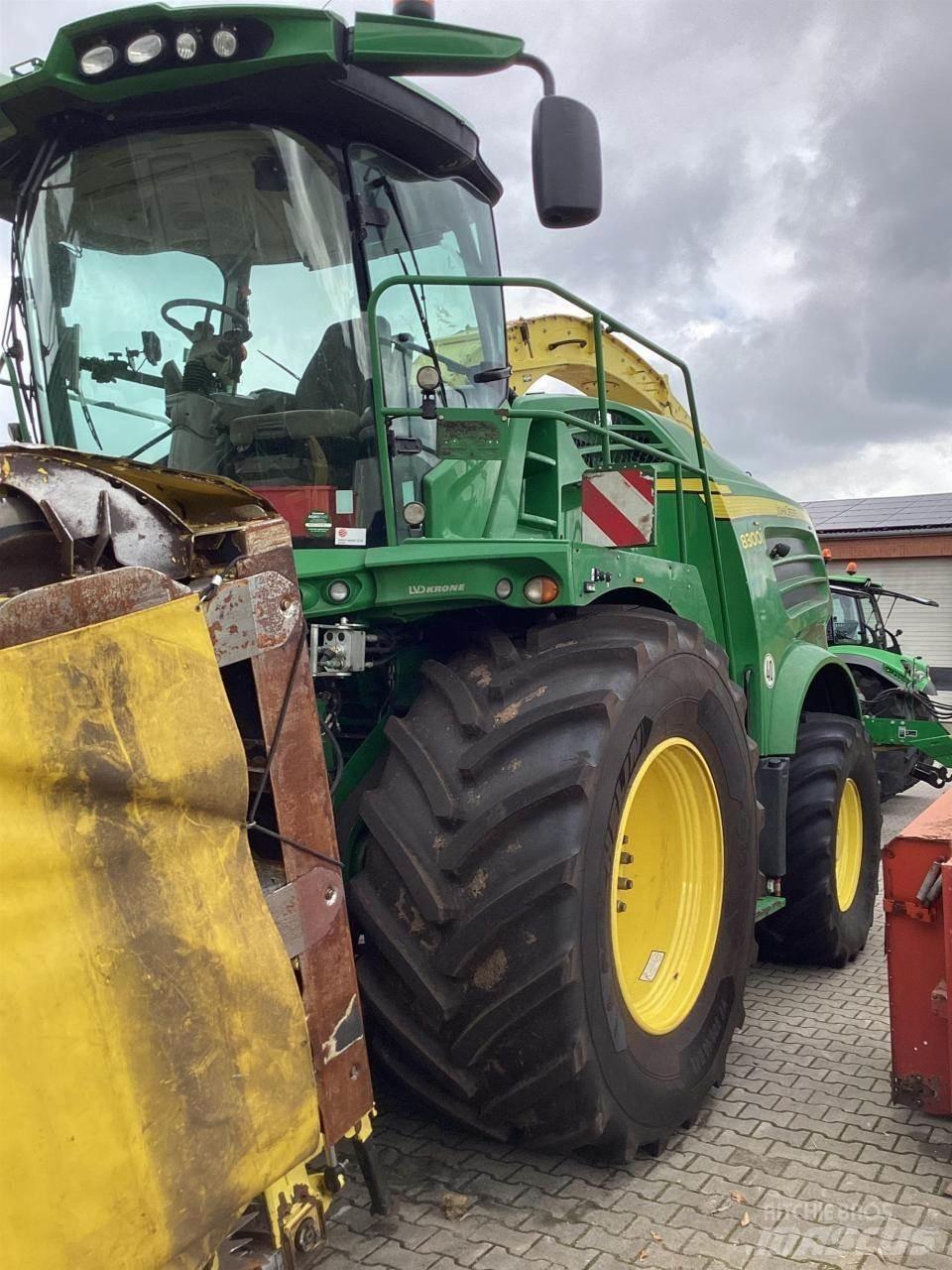 John Deere 8300 Samojízdné sekačky