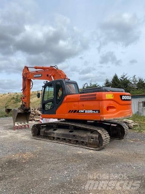 Doosan DX 225 NLC Pásová rýpadla
