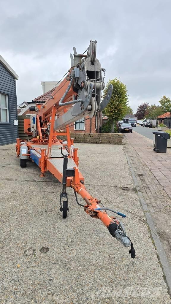 Böcker AHK 27/1000 Univerzální terénní jeřáby