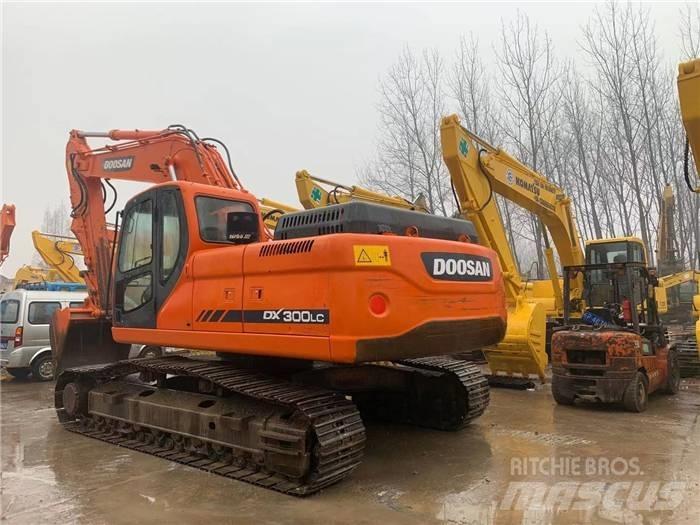 Doosan DX 300 Pásová rýpadla