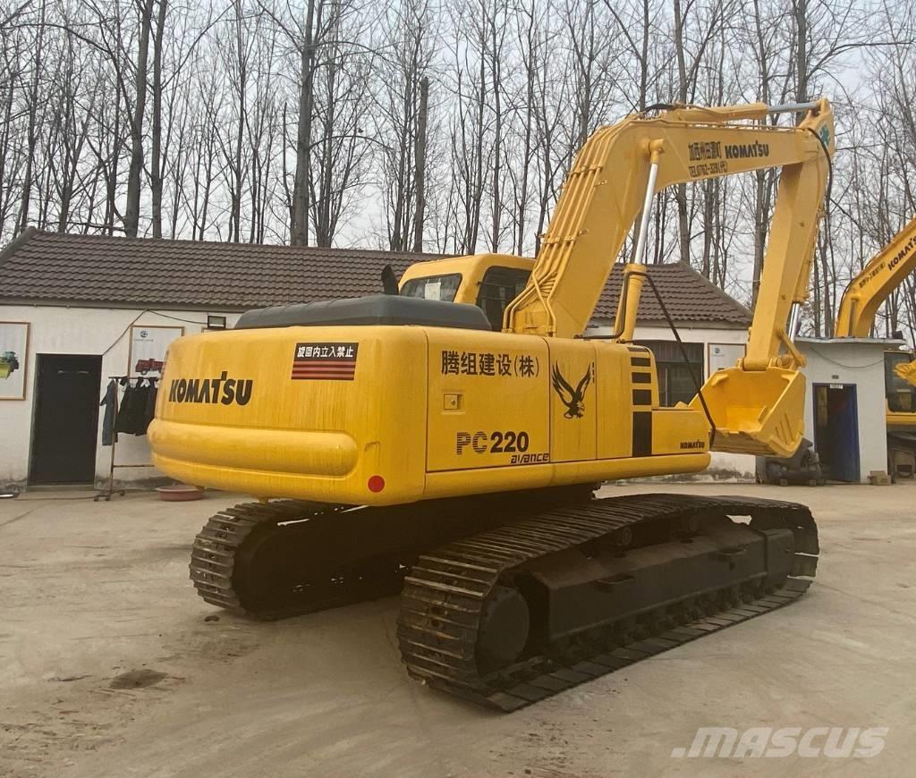 Komatsu PC 220-8 Pásová rýpadla
