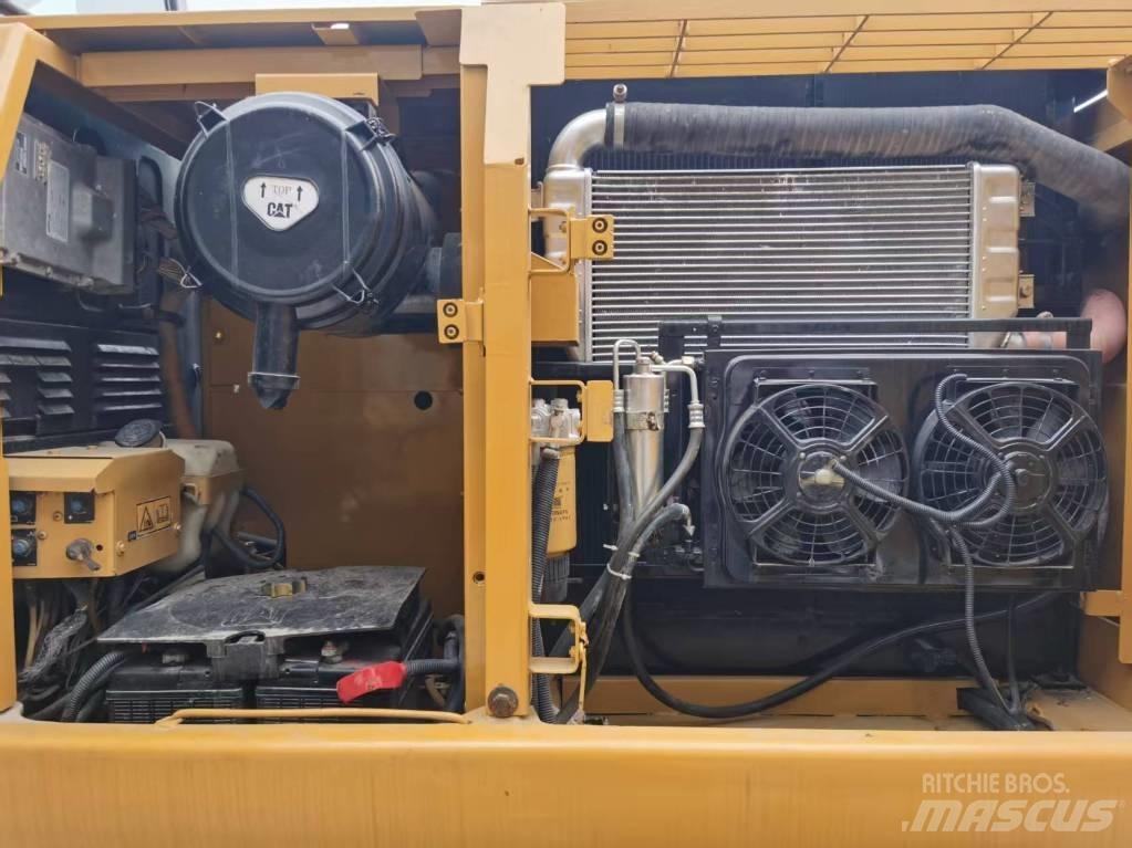 CAT 320 DL Pásová rýpadla