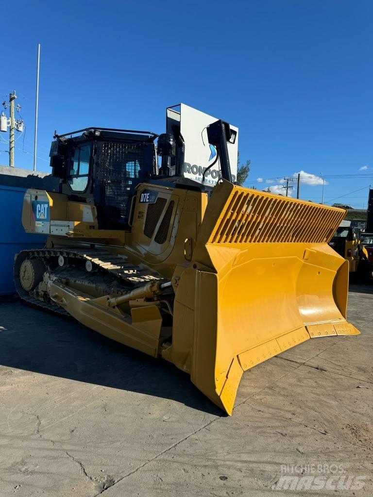 CAT D 7 E LGP Pásové dozery