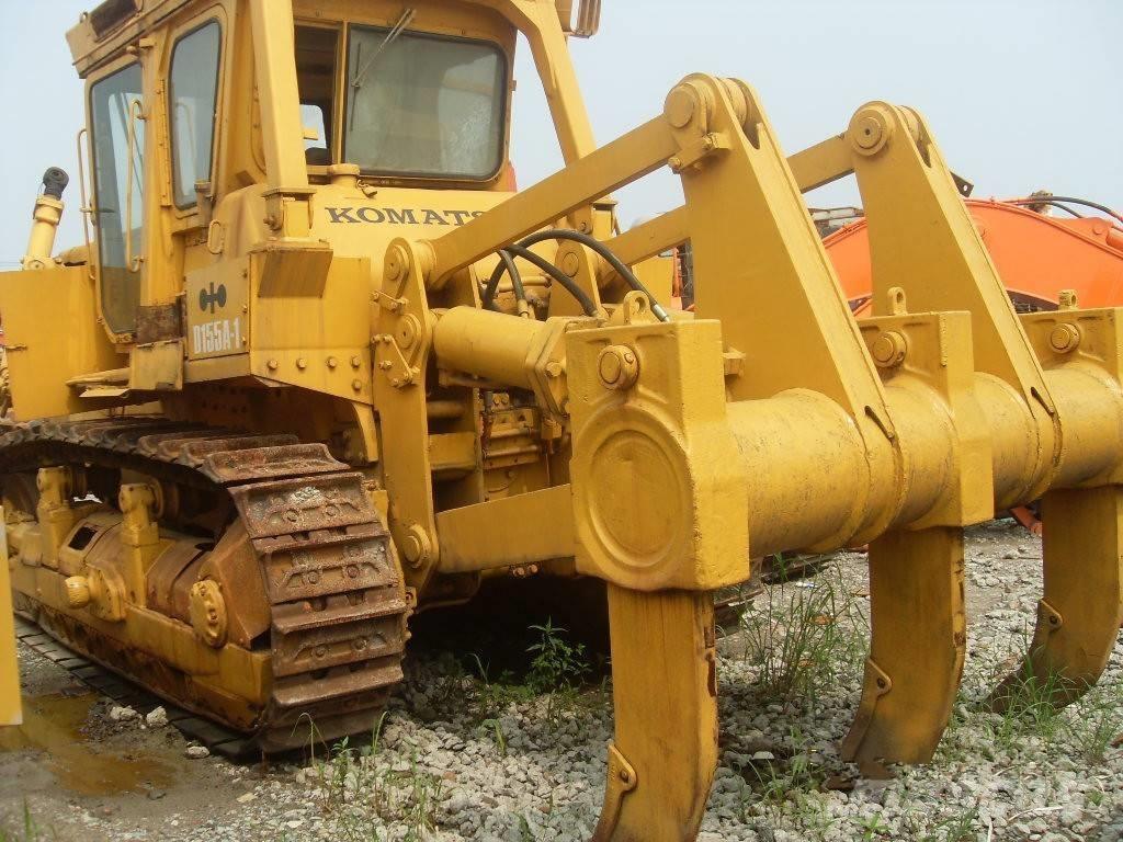 Komatsu D 155a-1 Pásové dozery