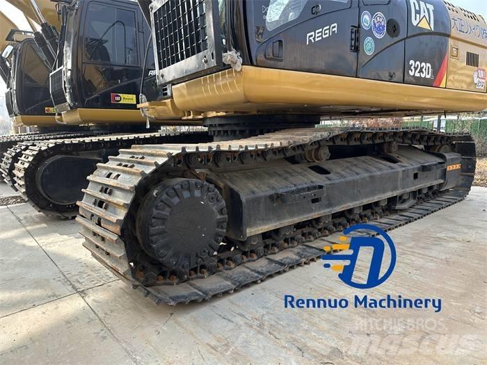 CAT 323D/323/323DL Pásová rýpadla