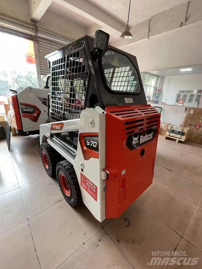 Bobcat S 70 Smykem řízené nakladače