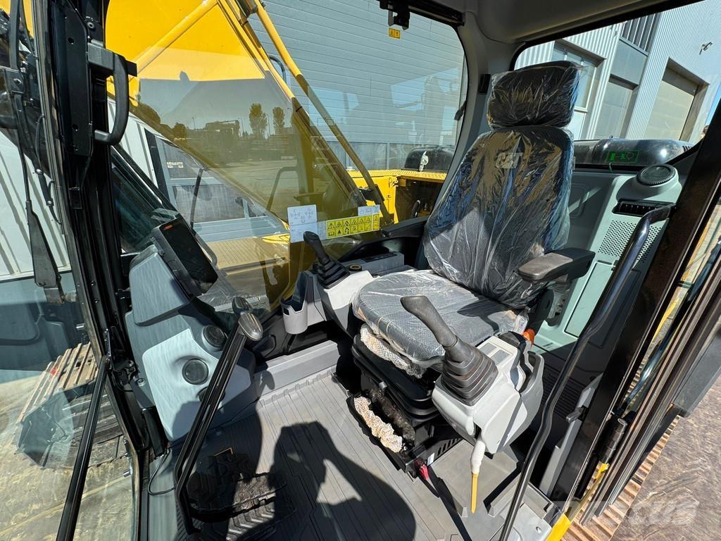 CAT 323D3 Pásová rýpadla