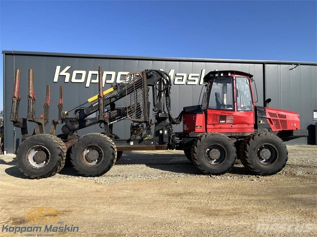 Komatsu 895 Vyvážecí traktory