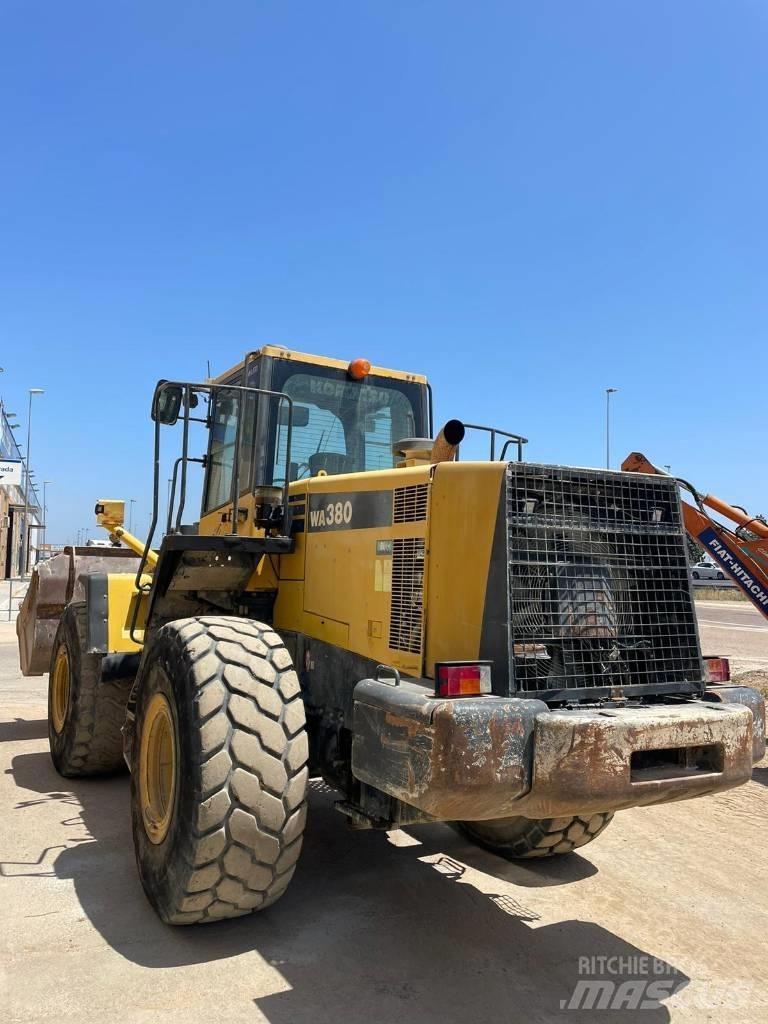 Komatsu WA 380 Kolové nakladače