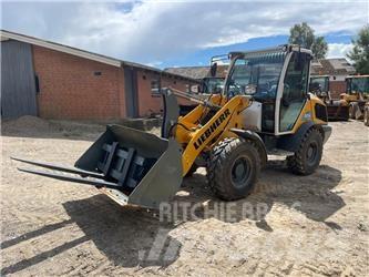 Liebherr L 504 Mininakladače