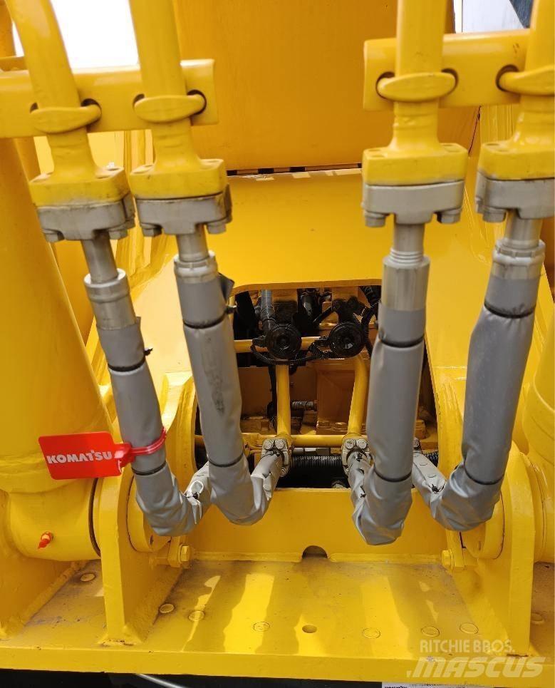 Komatsu PC 210 LC Pásová rýpadla