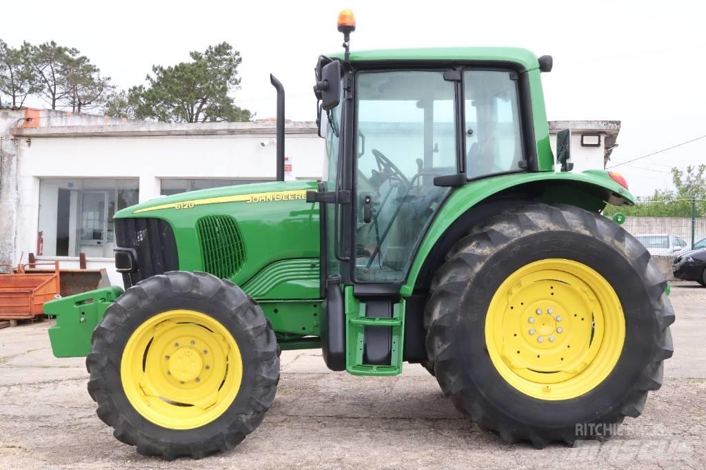 John Deere 6120 Traktory