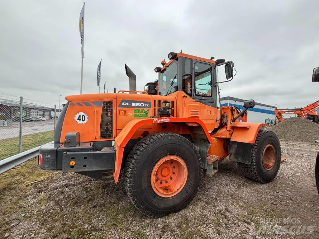 Doosan DL 250Z Kolové nakladače