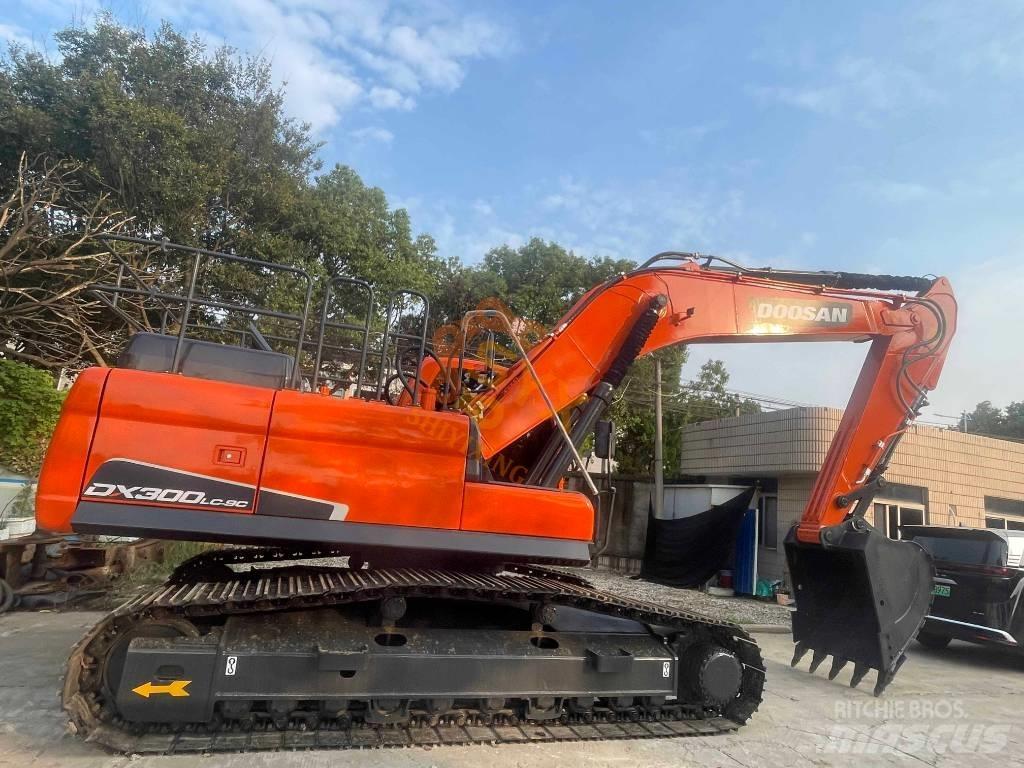 Doosan DX 300 Pásová rýpadla
