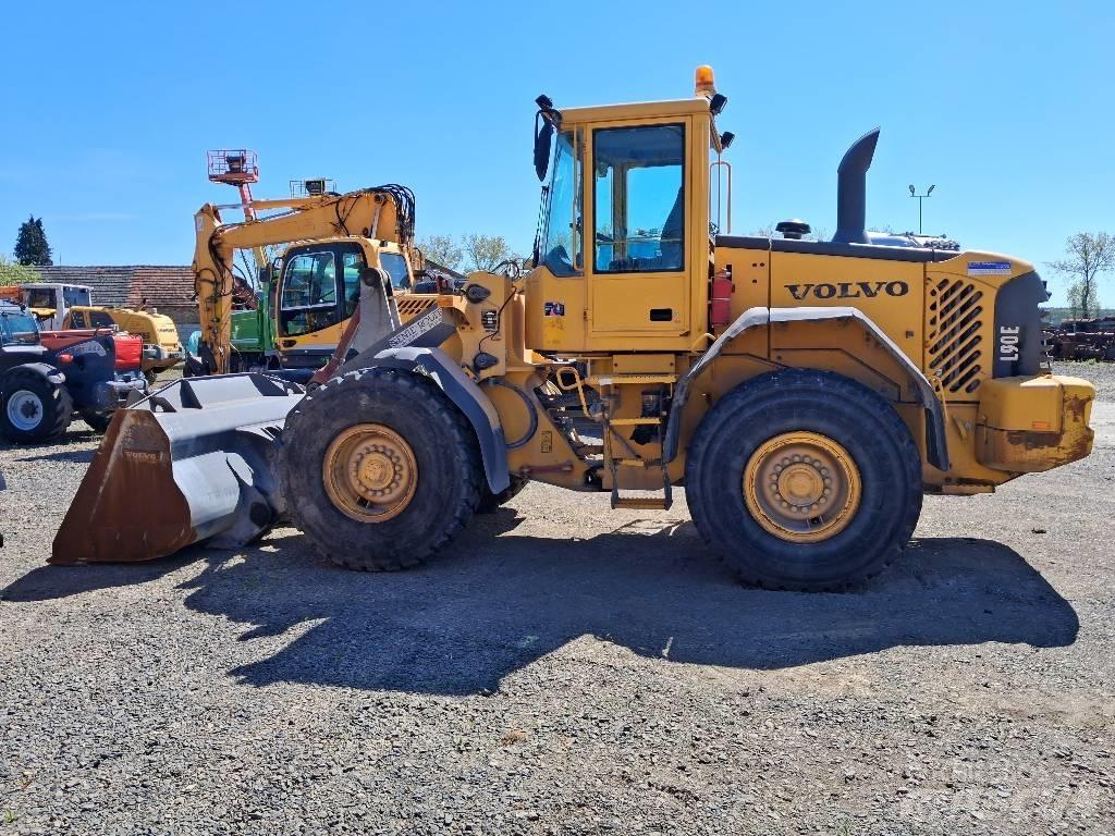 Volvo L 90 E Kolové nakladače