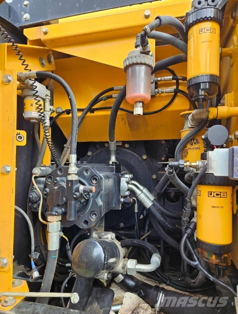 JCB JS 131 LC Pásová rýpadla