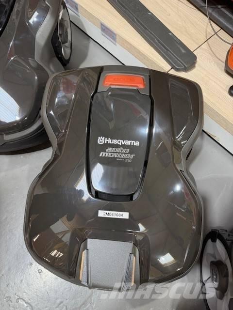 Husqvarna AM310 Robotické sekačky