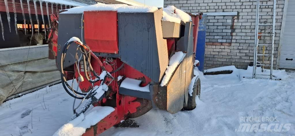Kuhn Primor 3560 Drtiče a řezače balíků