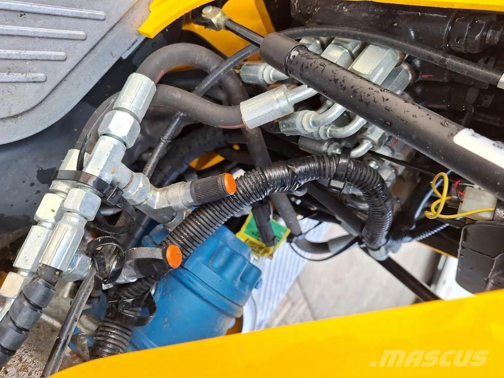 JCB 8008 CTS Mini rýpadla < 7t