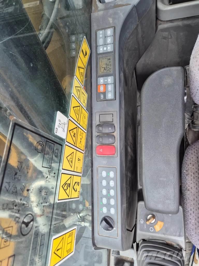 CAT M 318 F Kolová rýpadla