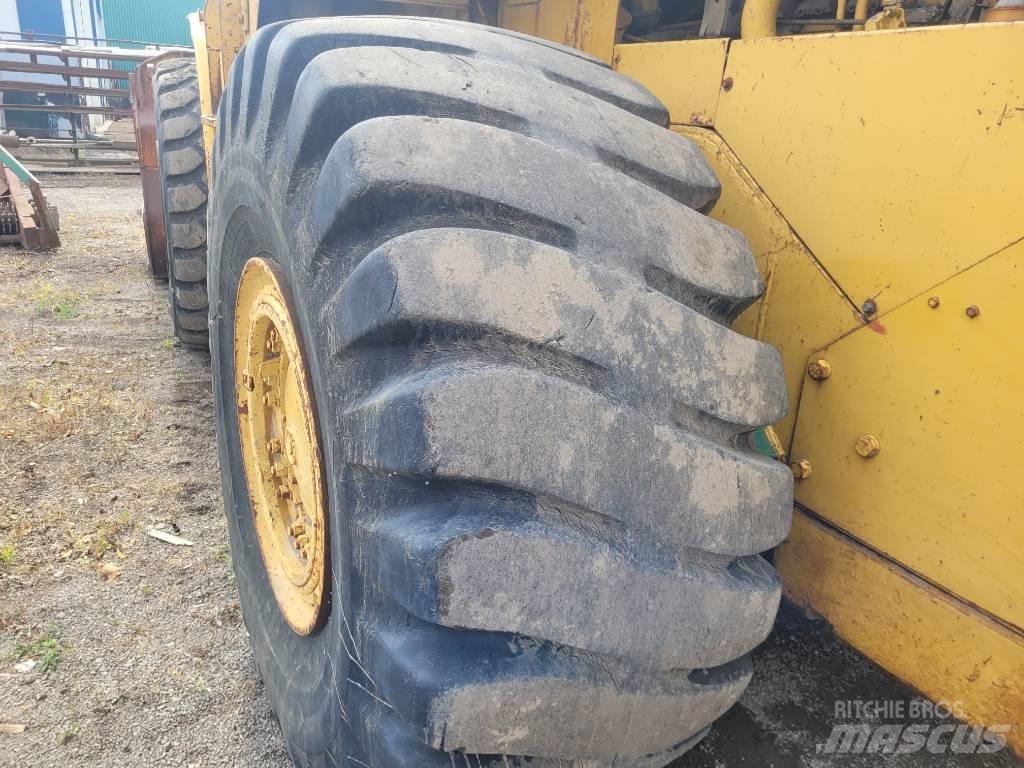 CAT 980 B Kolové nakladače