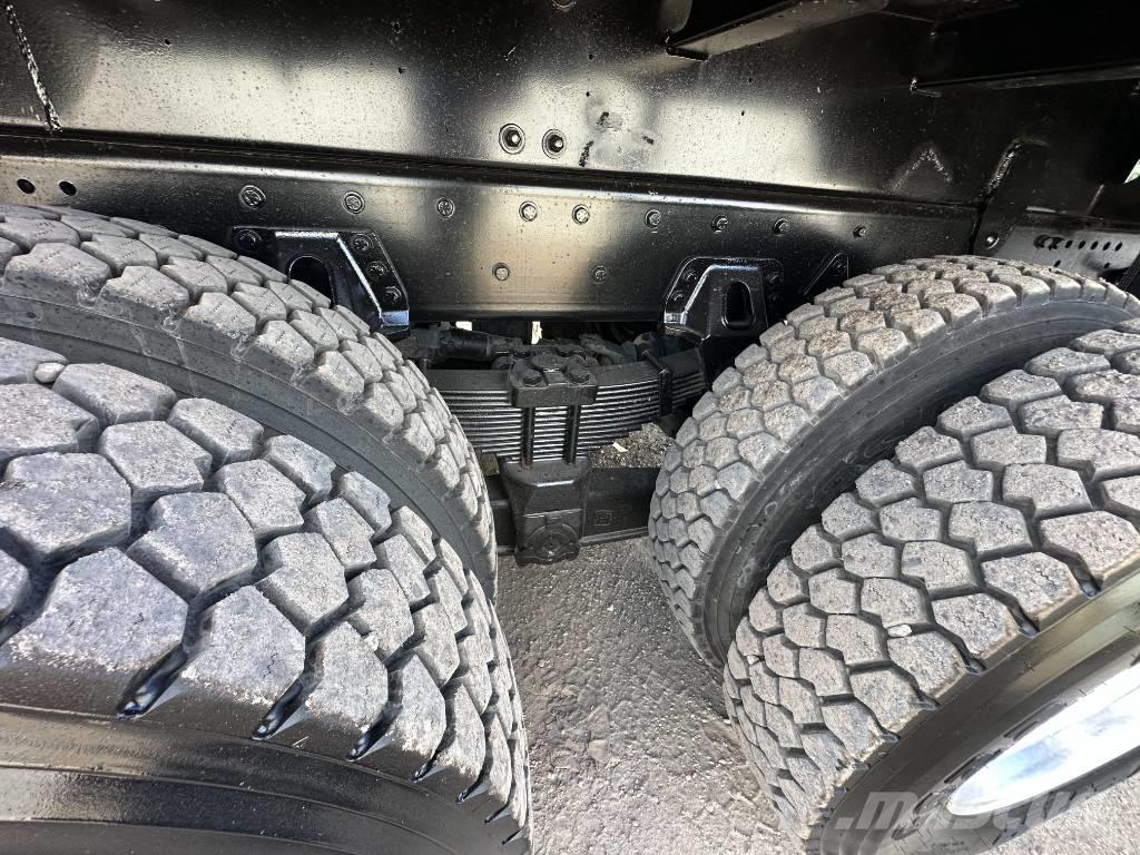 Freightliner 114 SD Kombinované/Čerpací cisterny