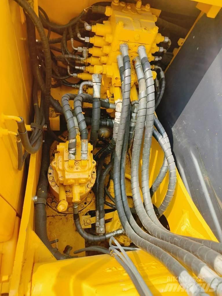 Komatsu PC 130-7 Midi rýpadla 7t - 12t