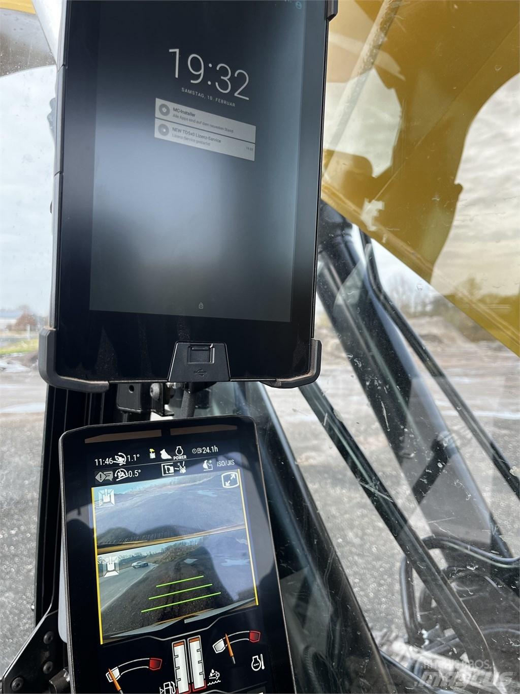 CAT 320 Pásová rýpadla