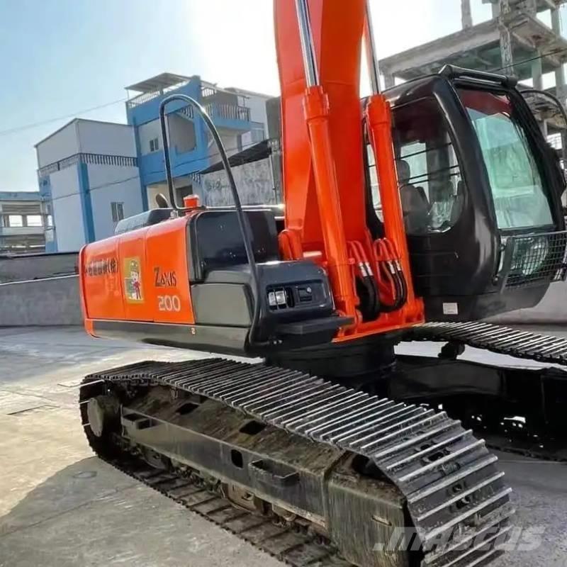 Hitachi ZX 200 Pásová rýpadla