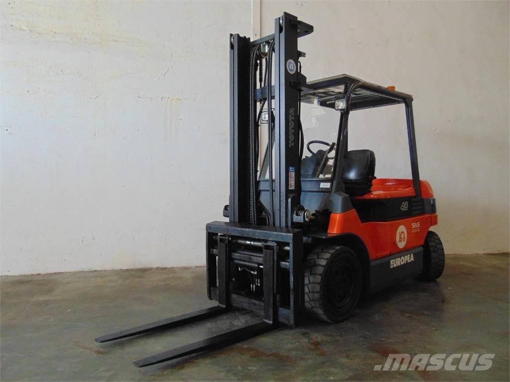 Toyota 7FBMF40 Akumulátorové vozíky