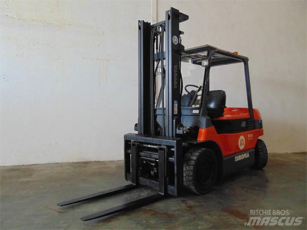Toyota 7FBMF40 Akumulátorové vozíky