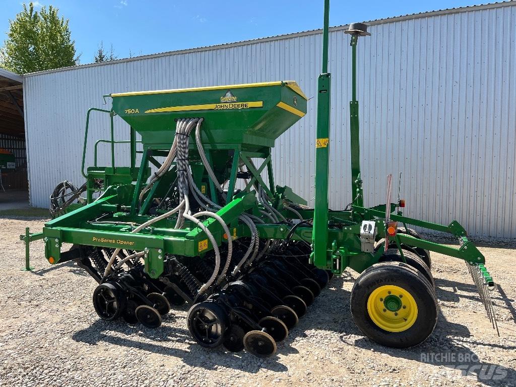 John Deere 750 A Mechanické secí stroje