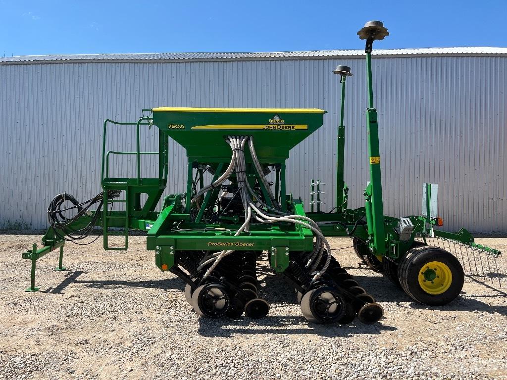 John Deere 750 A Mechanické secí stroje