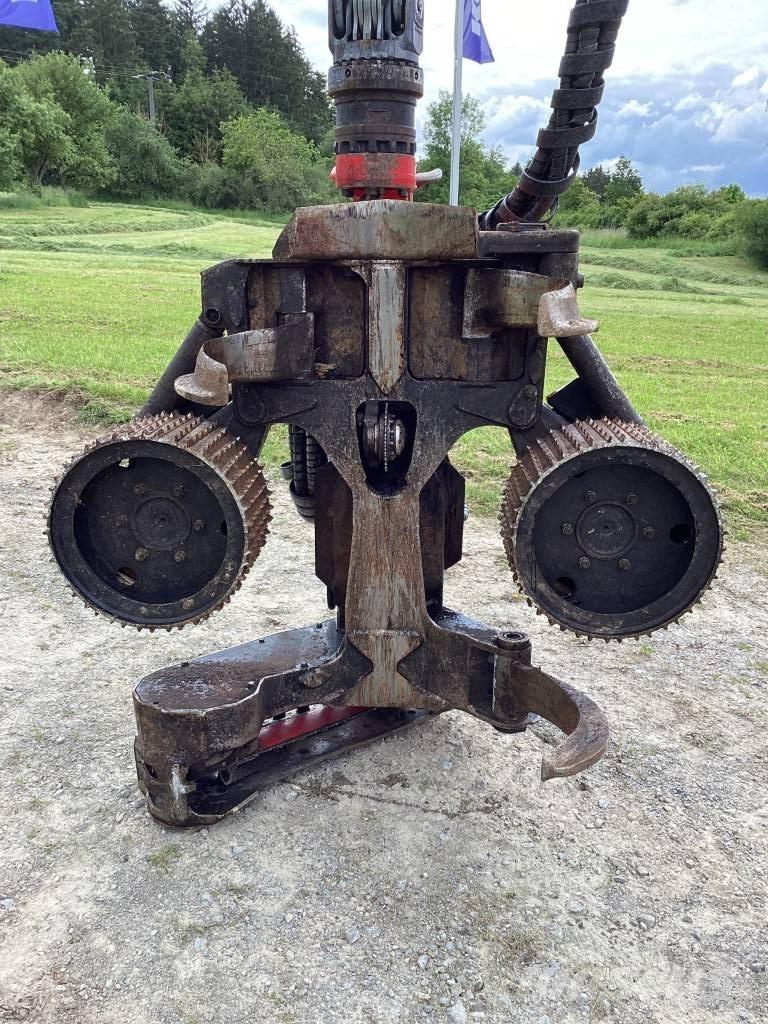 Komatsu S132 Odvětvovače