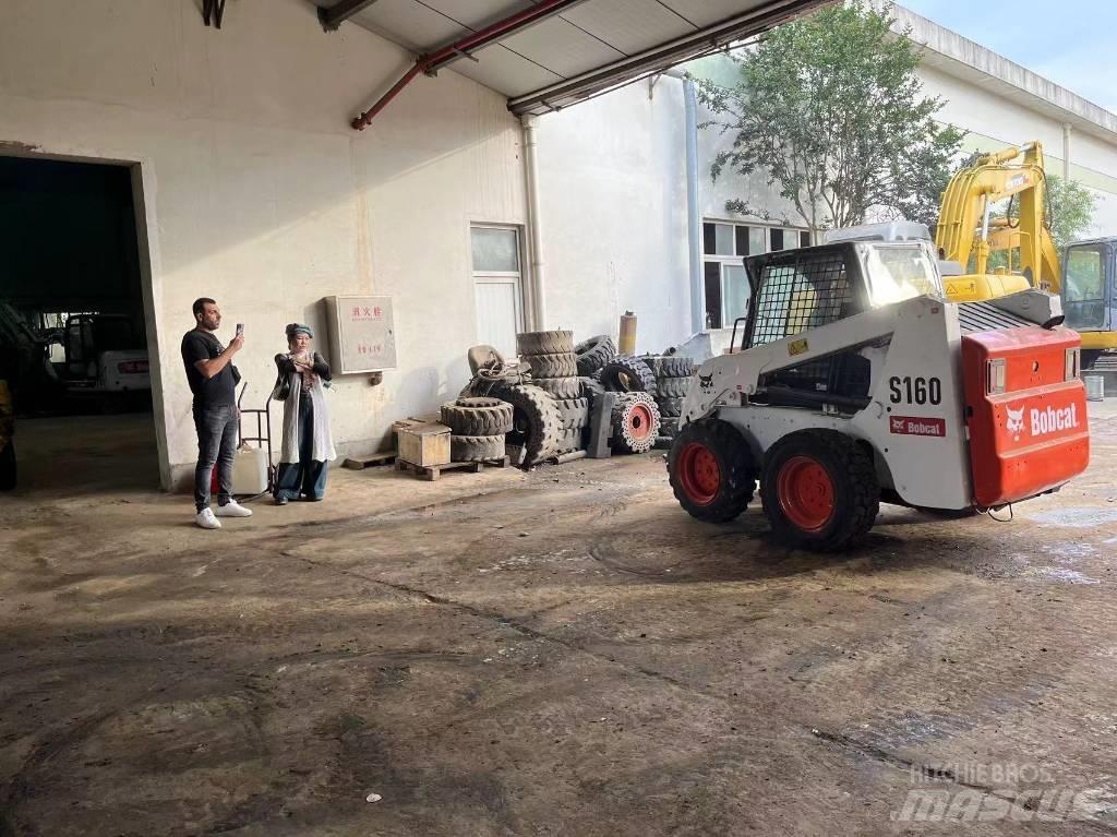 Bobcat S 160 Smykem řízené nakladače