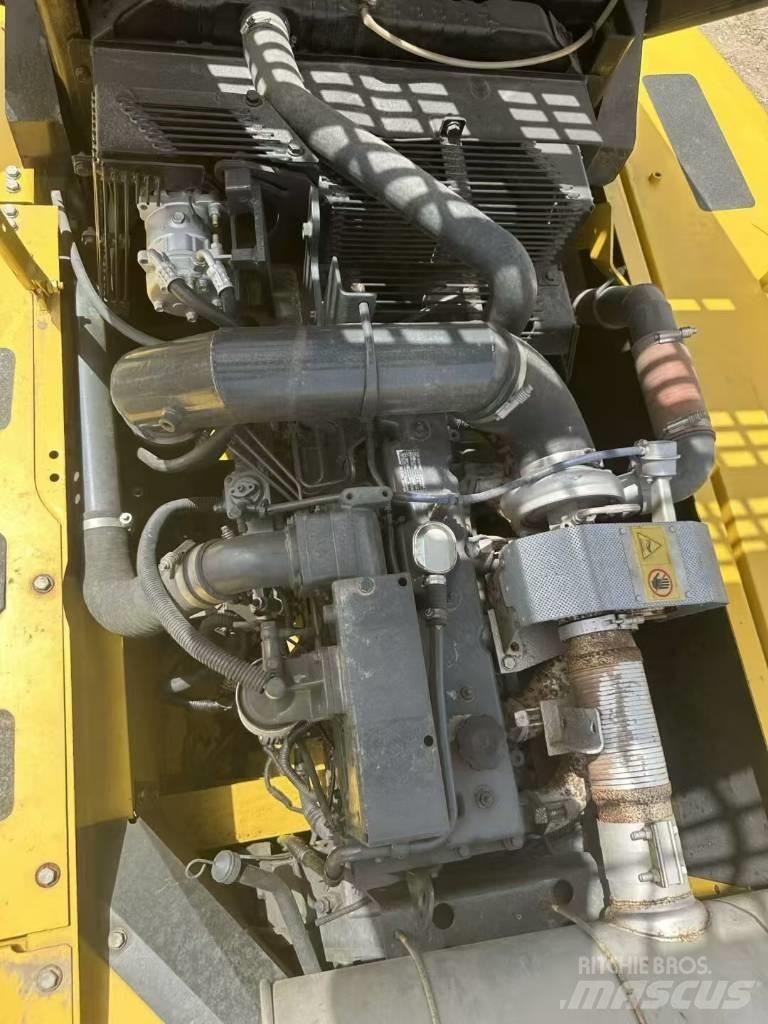 Komatsu PC 350 Pásová rýpadla