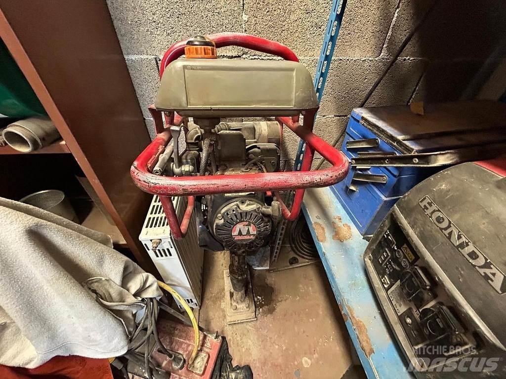 Mikasa MTR-40F Kompaktory