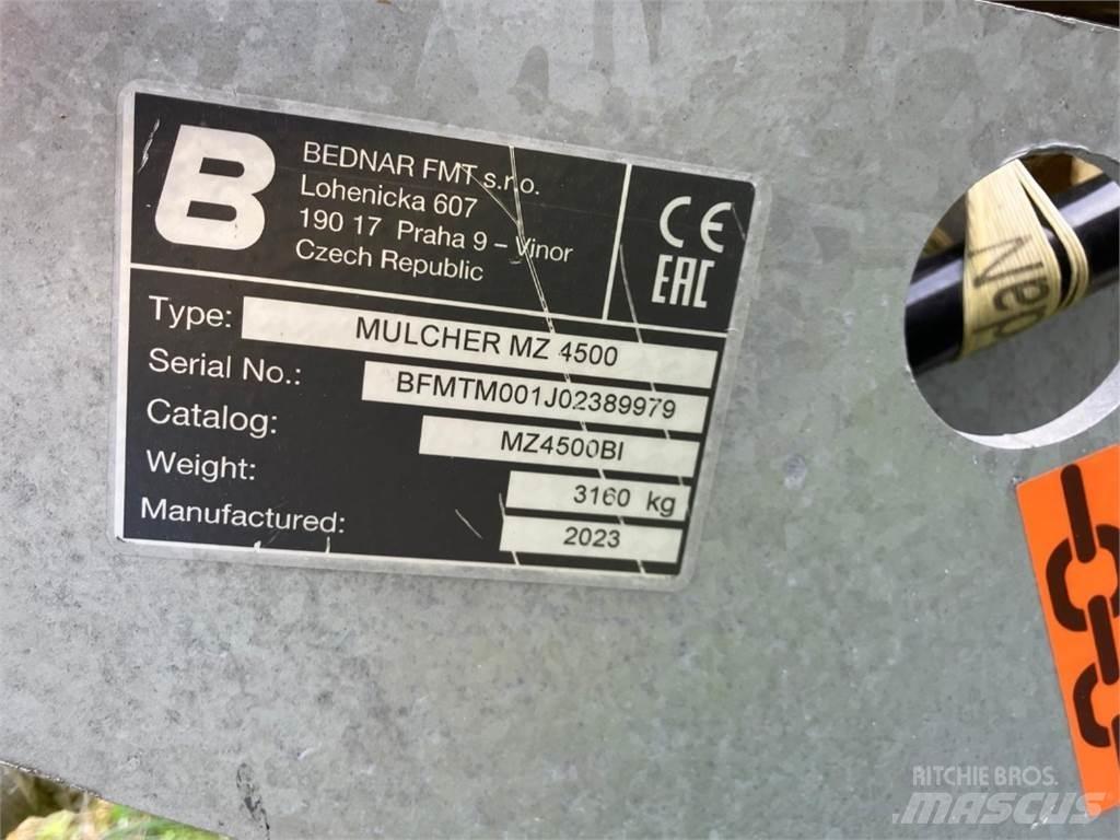 Bednar MZ 4500 Stroje na sklizeň pícnin-příslušenství