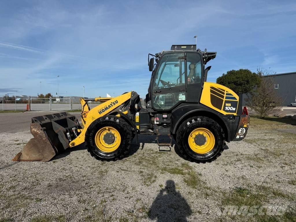 Komatsu WA 100M-7 Kolové nakladače