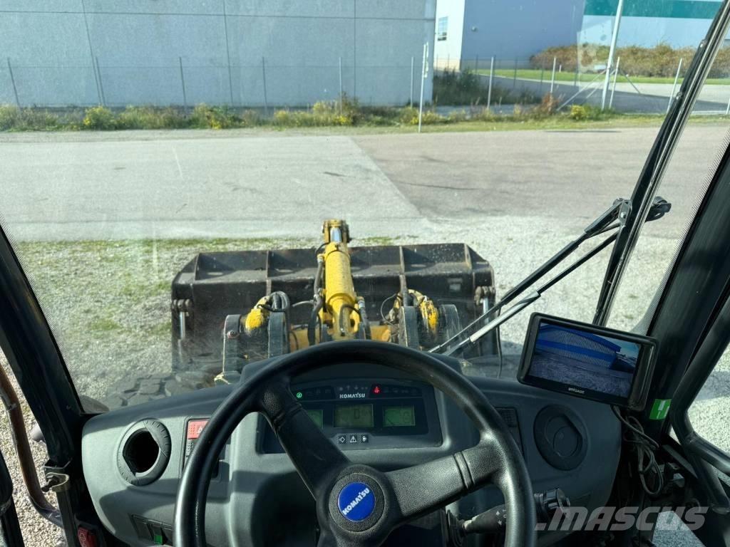 Komatsu WA 100M-7 Kolové nakladače
