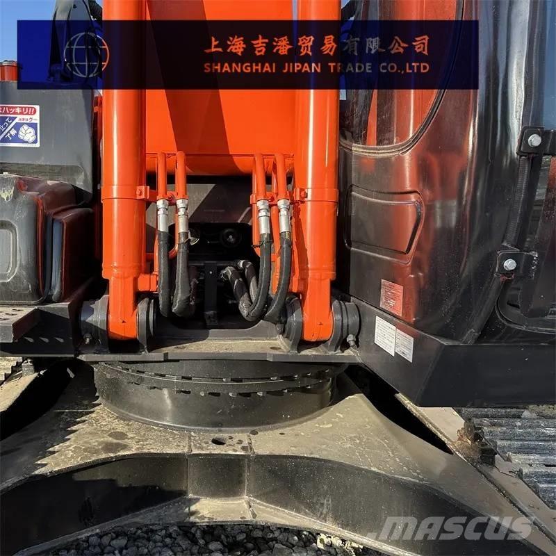 Hitachi ZX 200 Pásová rýpadla