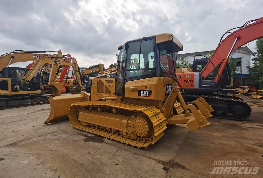 CAT D 5 K Pásové dozery