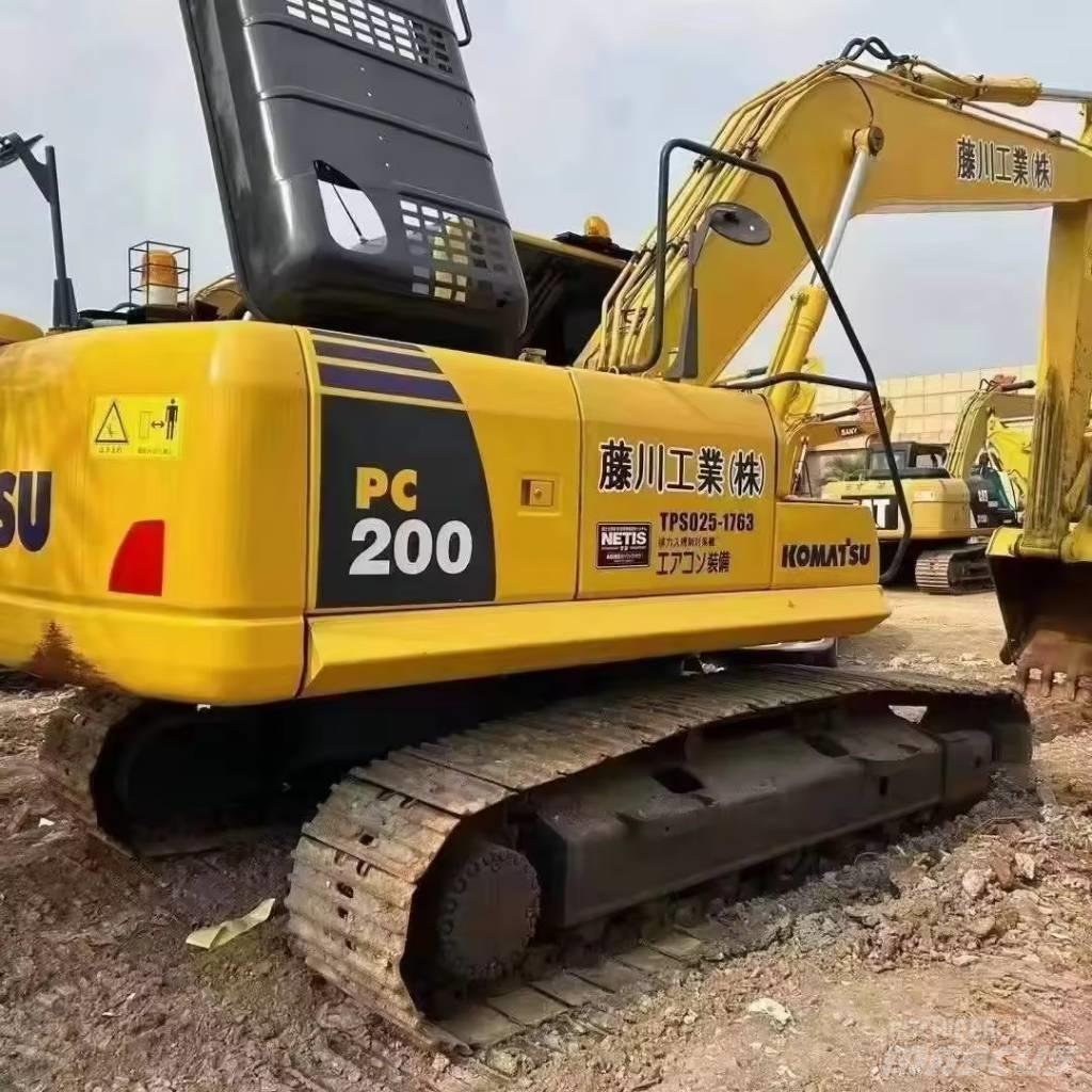 Komatsu PC 200 Pásová rýpadla