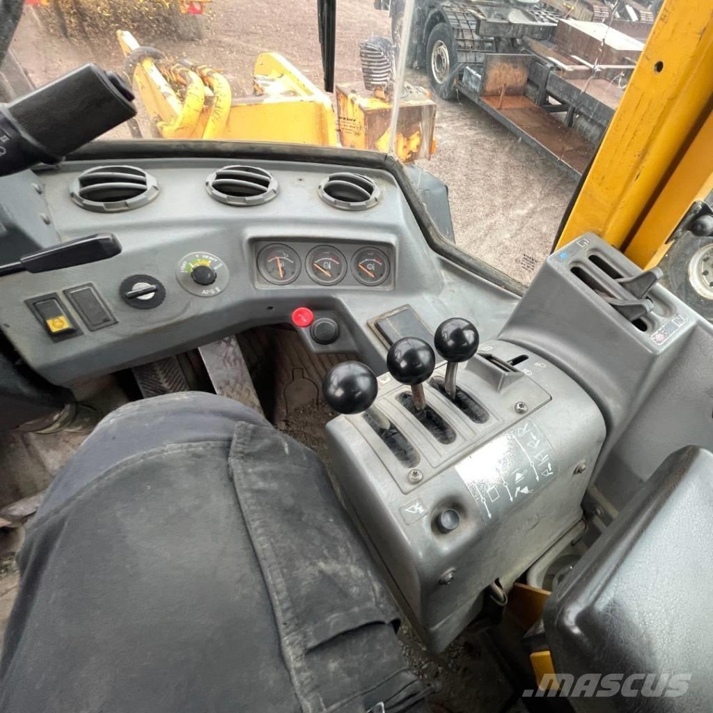 Volvo L 120 C Kolové nakladače