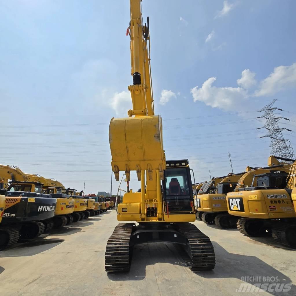 Komatsu PC 200-8 Pásová rýpadla