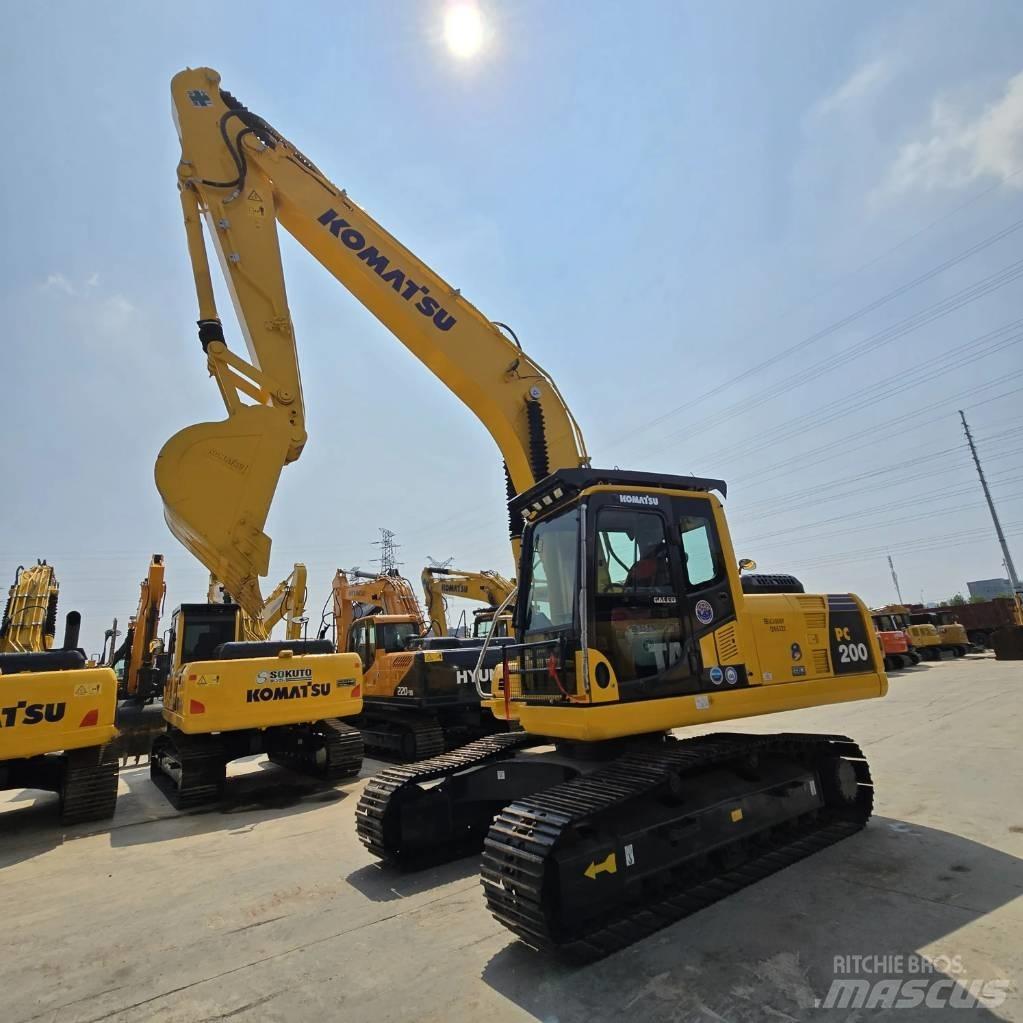 Komatsu PC 200-8 Pásová rýpadla