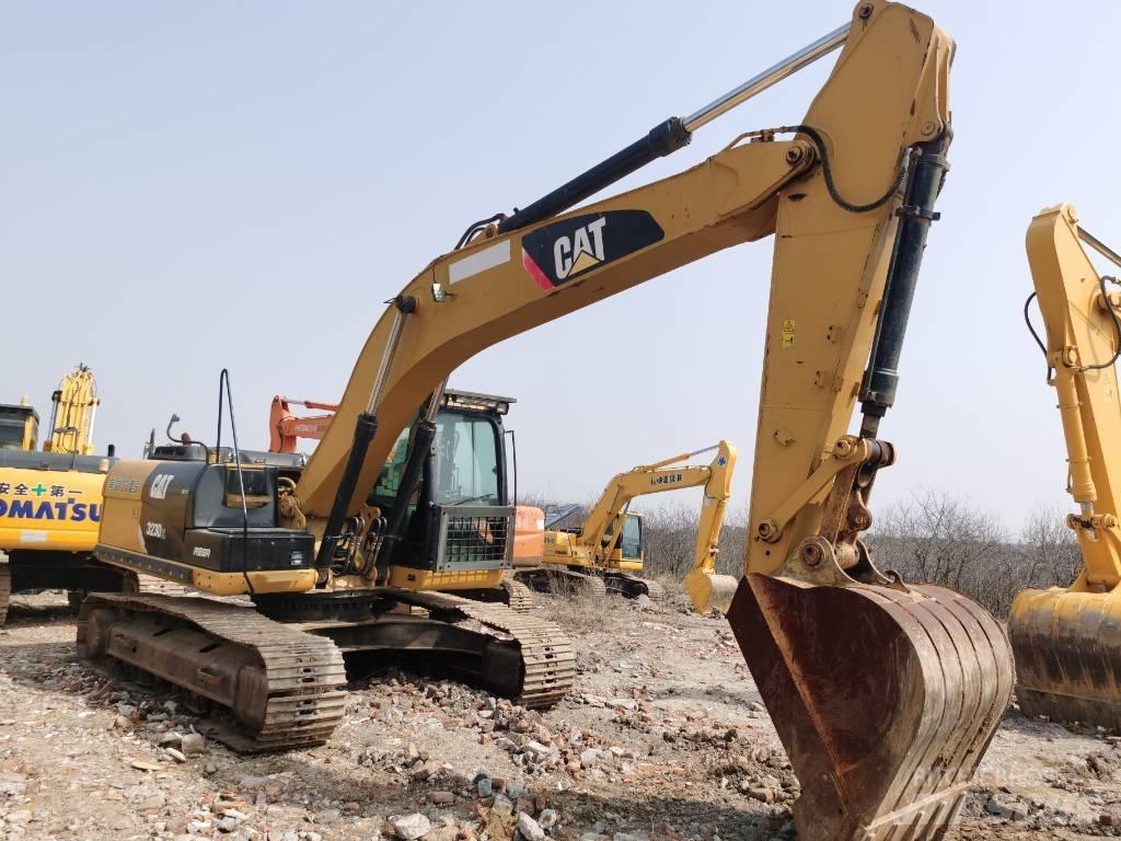 CAT 323 D L Pásová rýpadla